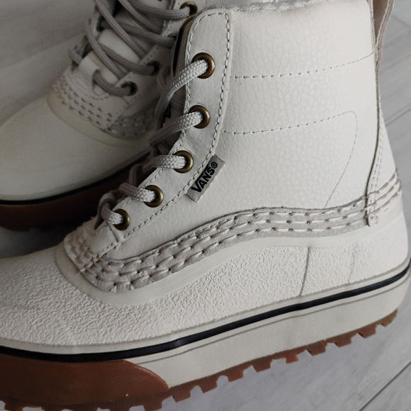 VANS NEW Standard Mid Snow MTE Boots Vintage White - Picture 6 of 11